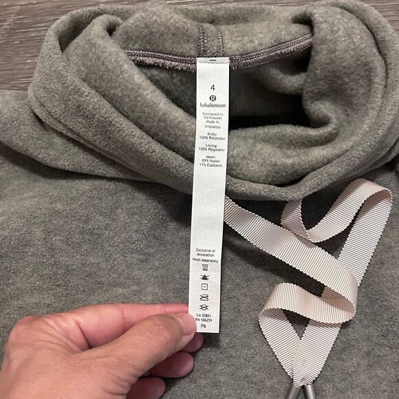 Lululemon Women’s Top Size 4 Gray Go Forward Pullover Cowl Neck Long Sleeves - Picture 9 of 9
